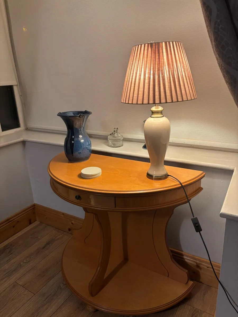 Antique hall table - Image 1