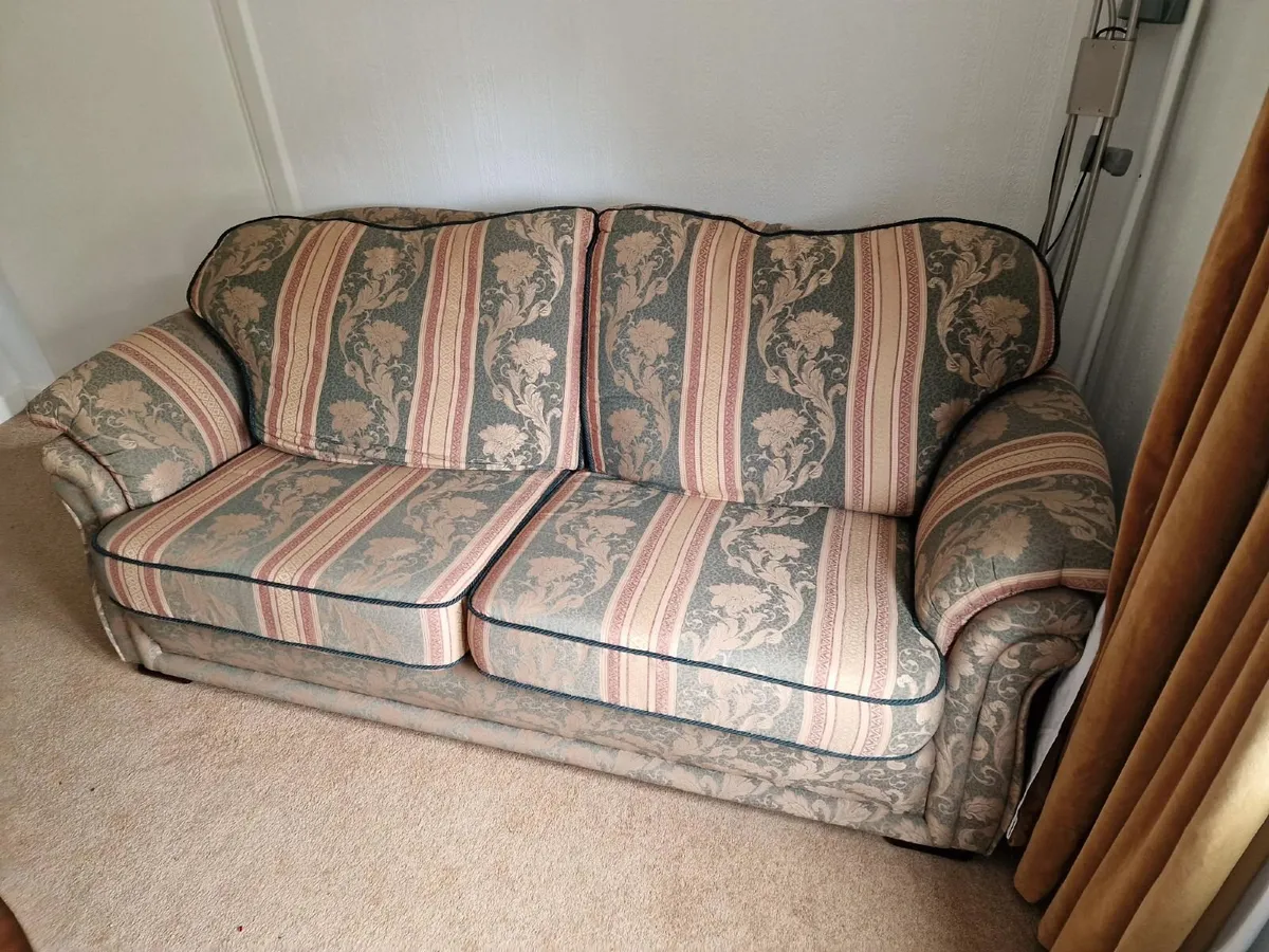 couch - Image 4