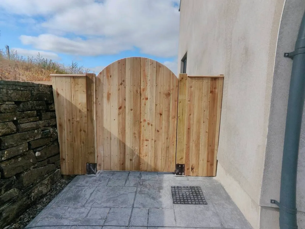 Side entrance gates fitted - Image 1