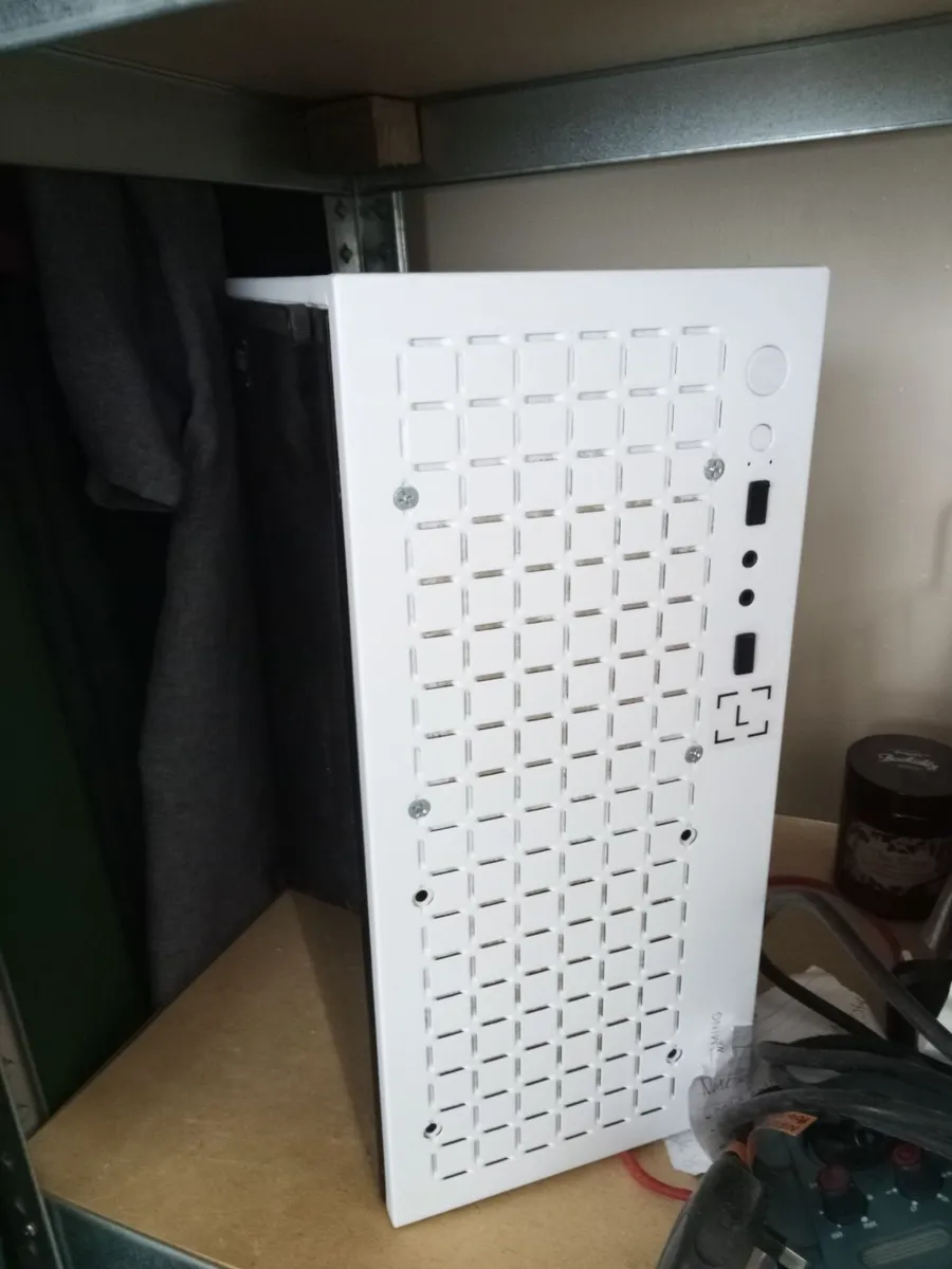 Custom desktop LINUX PC (privacy/security focused) - Image 1