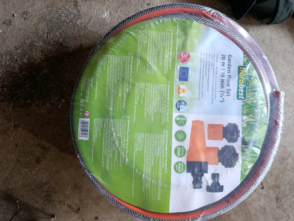Green house, sprayer and hose - Image 3