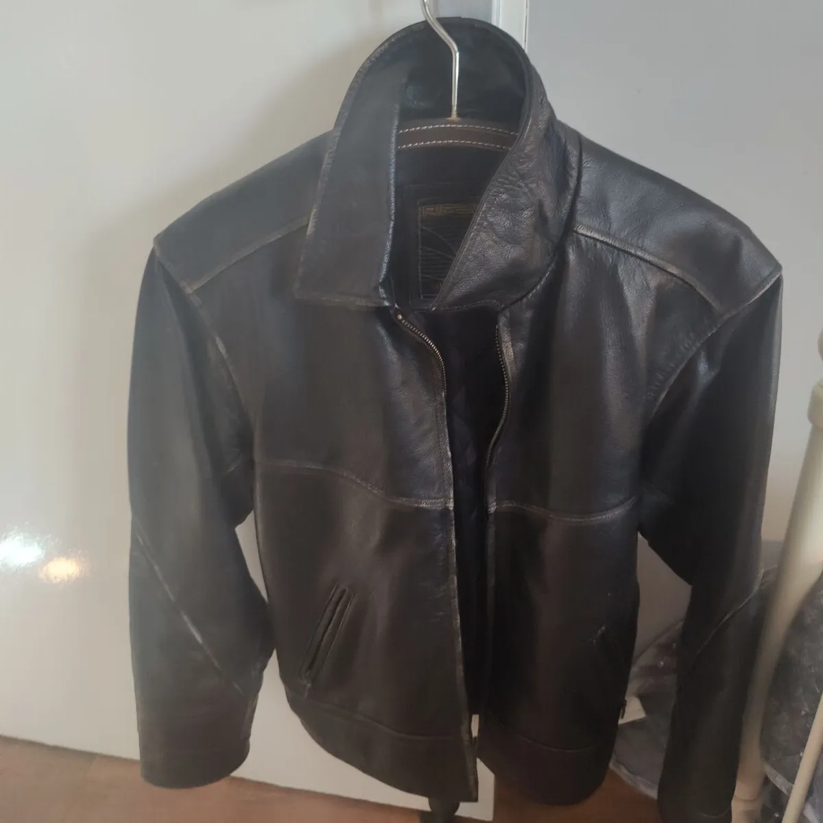 Men's Leather jackets all 4 for €500 - Image 1