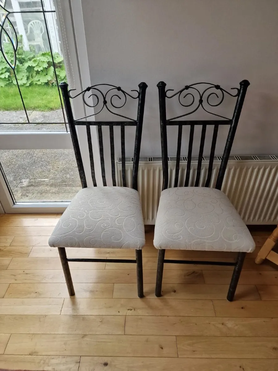 Conservatory Table and Chairs - Image 1