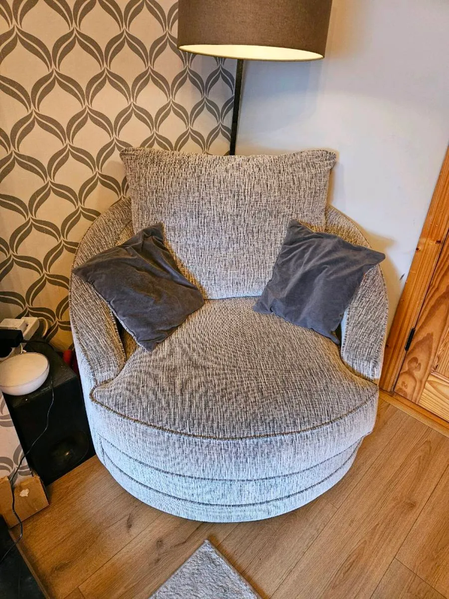 Cuddle Chair - Image 2