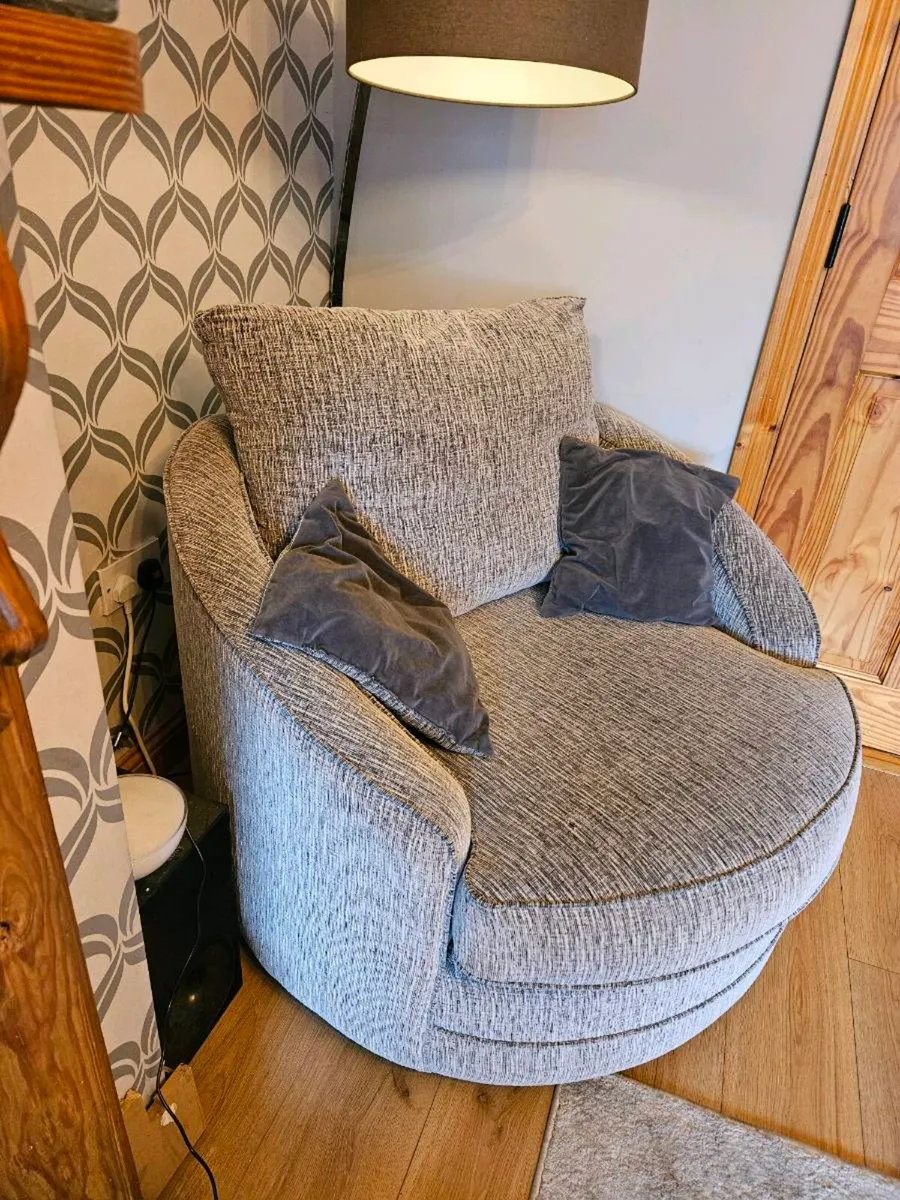 Cuddle Chair - Image 3