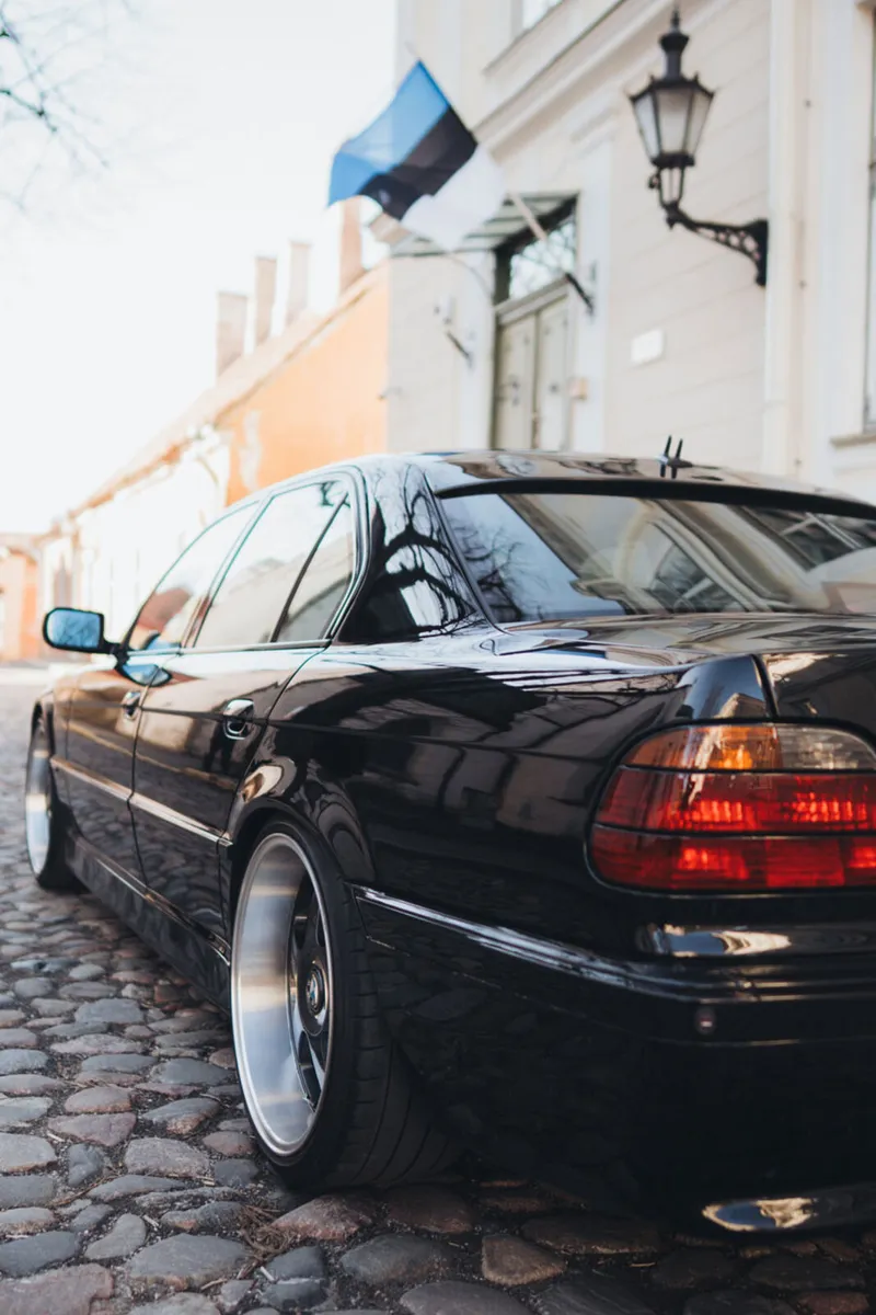 E38