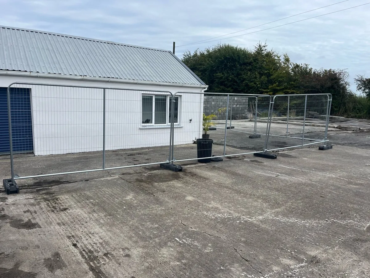 Fence Panels & Privacy Netting - Image 4