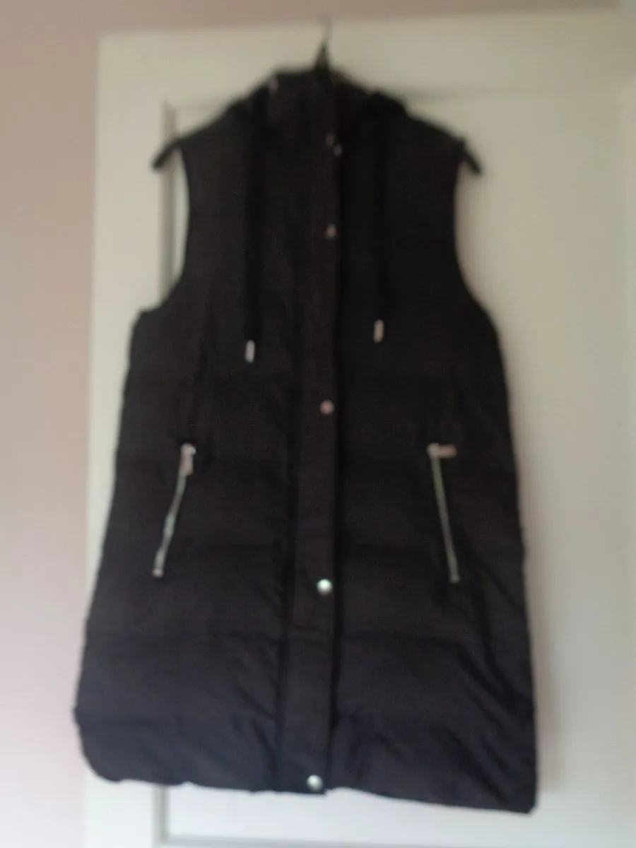 Zara Ladies XS BLack Sleeveless Coat for Sale - Image 2
