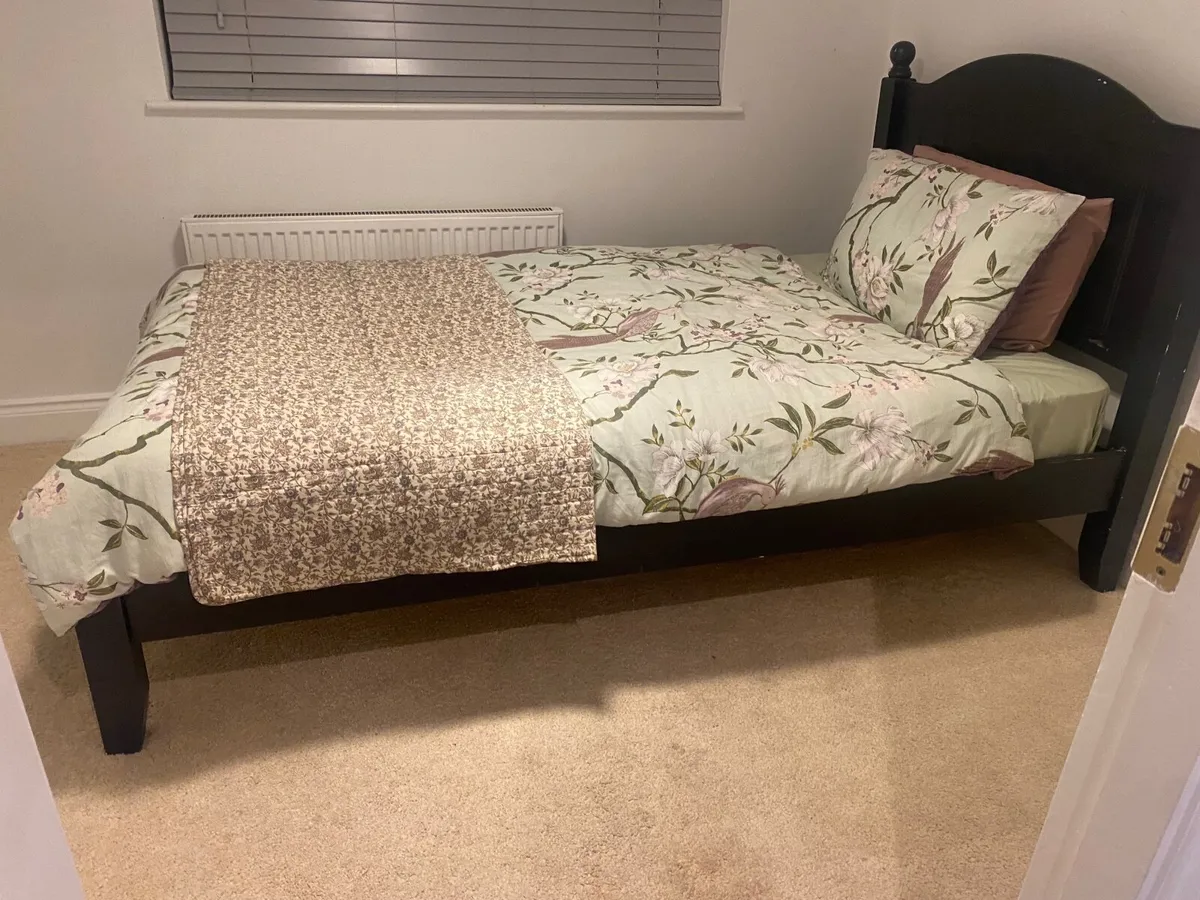 Single bed x 2 - Image 3