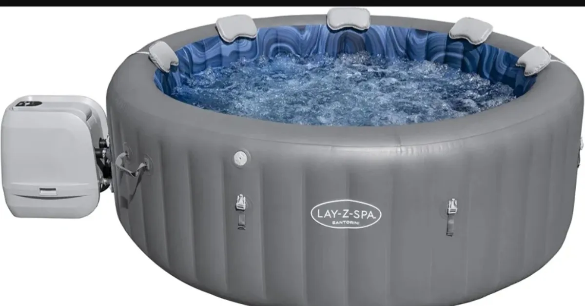 Lay z spa hot tub - Image 2