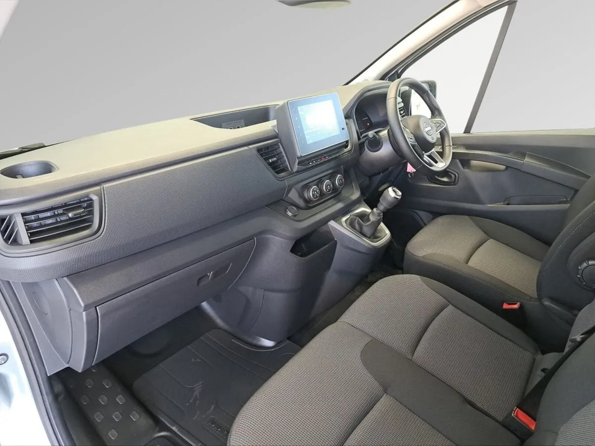 Nissan Primastar PRIMASTAR L2H1 130 SV PREMIUM - Image 2