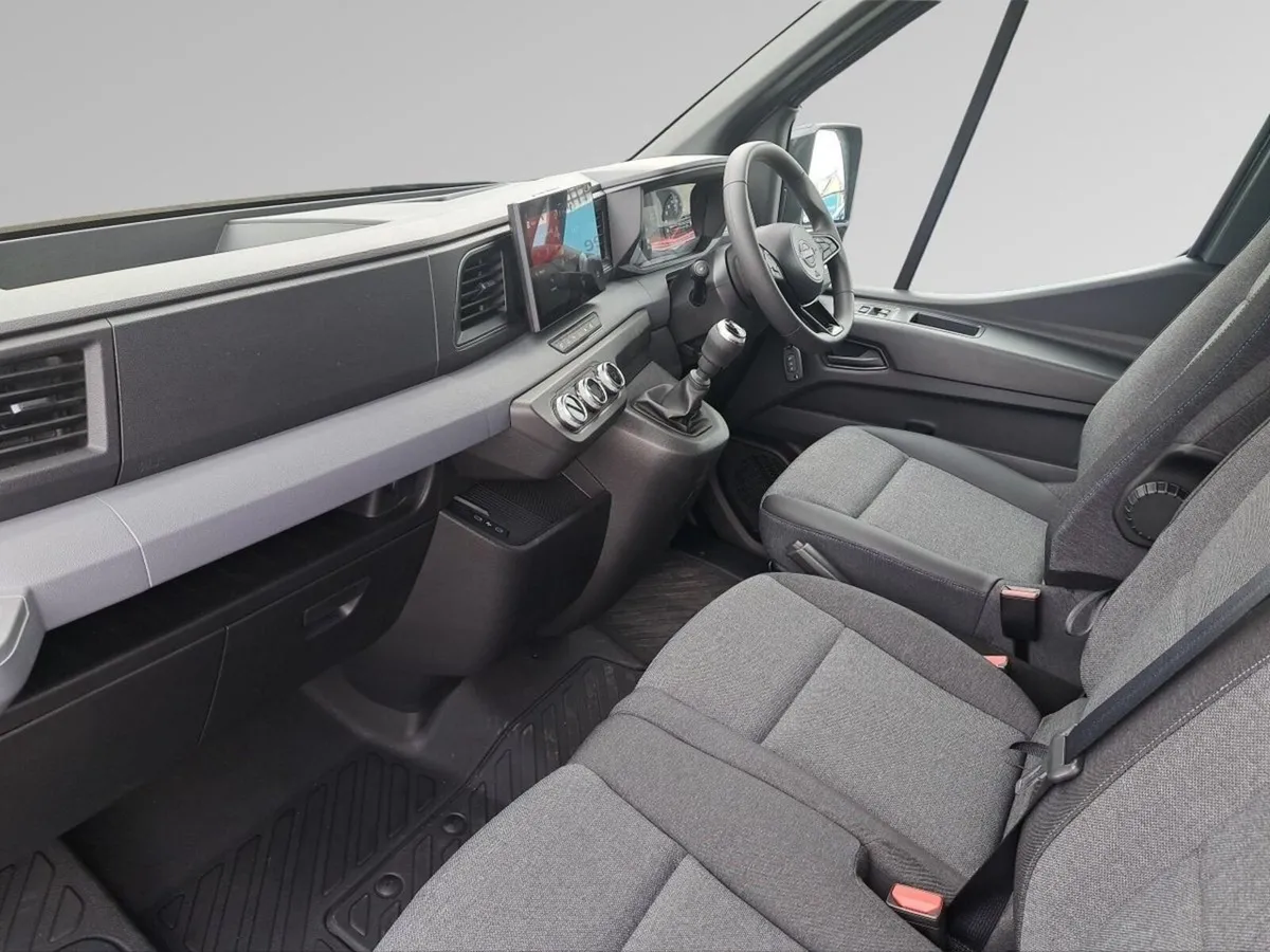 Nissan Interstar INTERSTAR L3H2 FWD 130 SV 2DR - Image 3