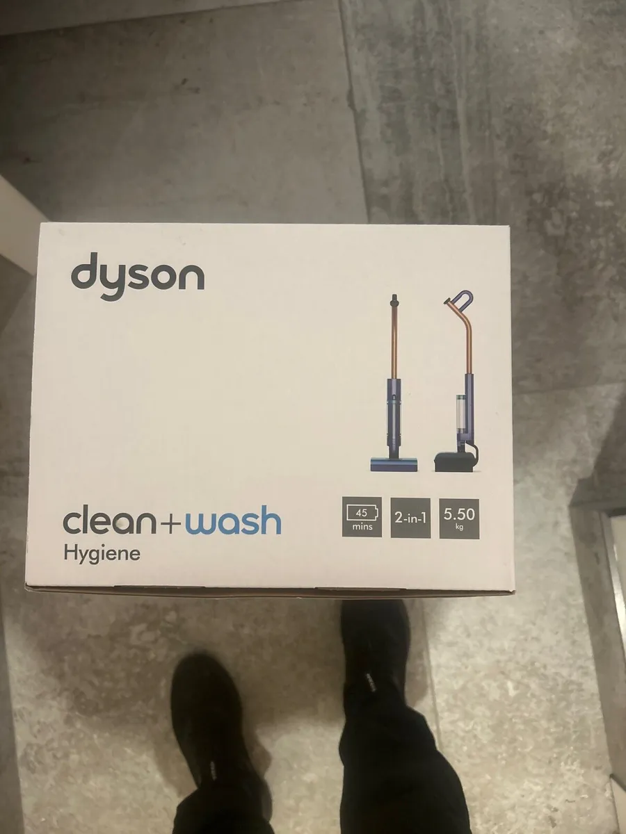 Wet and dry vac ( Dyson) - Image 3