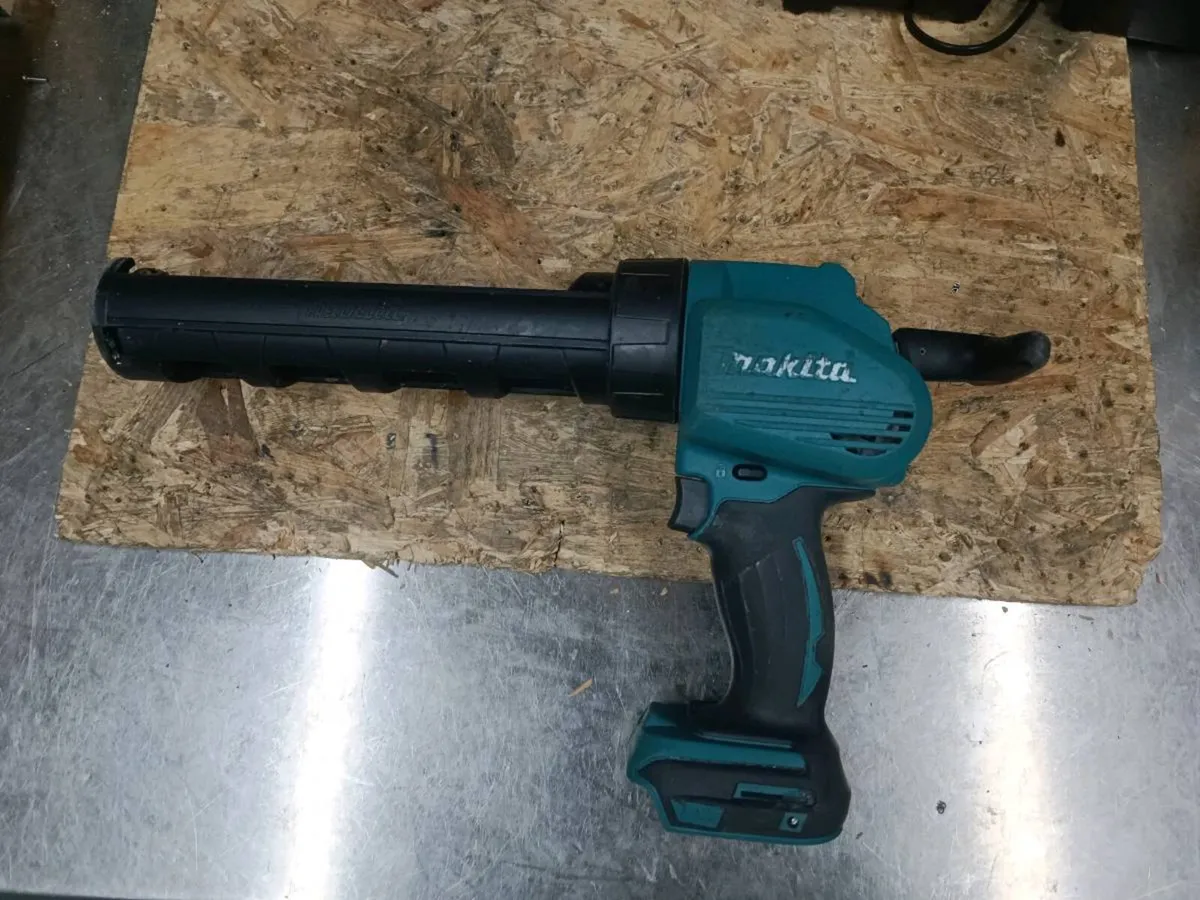 Makita dcg180 silicone gun. Body only