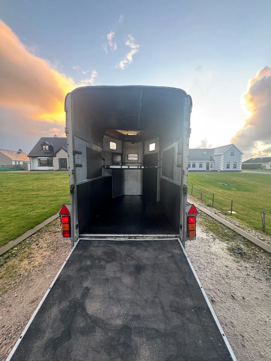 Horse trailer - Image 4