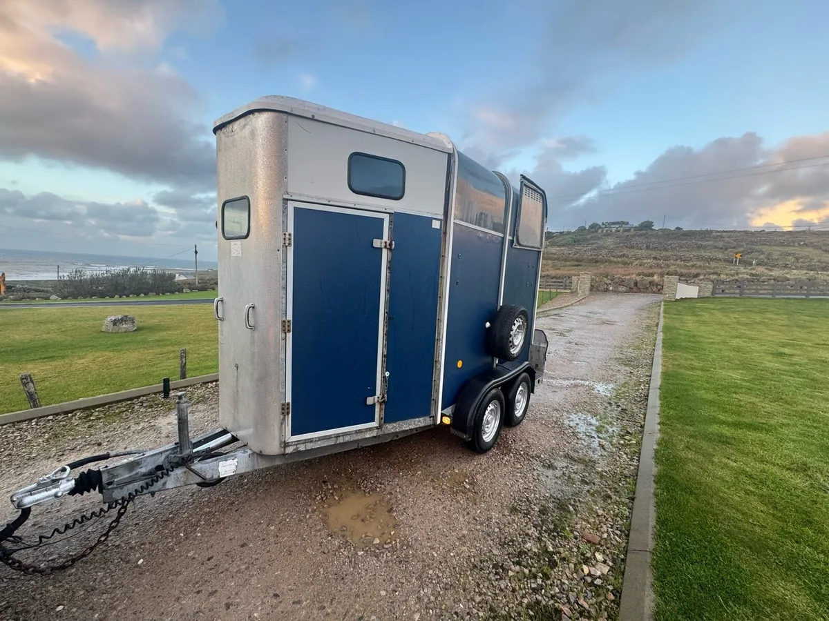 Horse trailer - Image 2