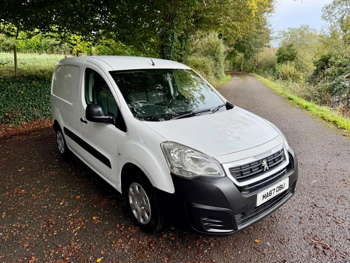Late 2017 Peugeot Partner  NO VAT  (VRT €250) - Image 2