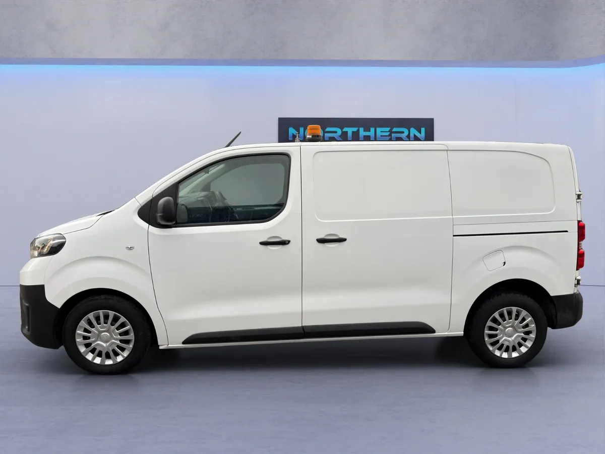 2022 Toyota Proace 2.0D 140 - Image 4