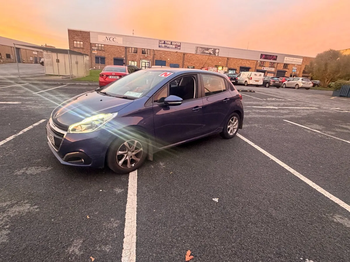 2017 Peugeot 208 1.2p - Image 2