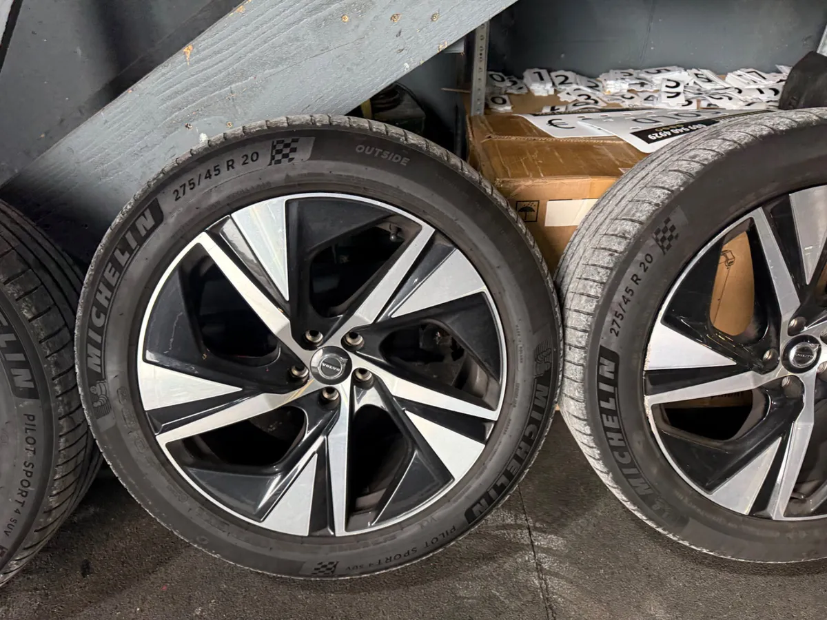 20 INCH GENUINE VOLVO R DESIGN ALLOYS + TYRES - Image 4