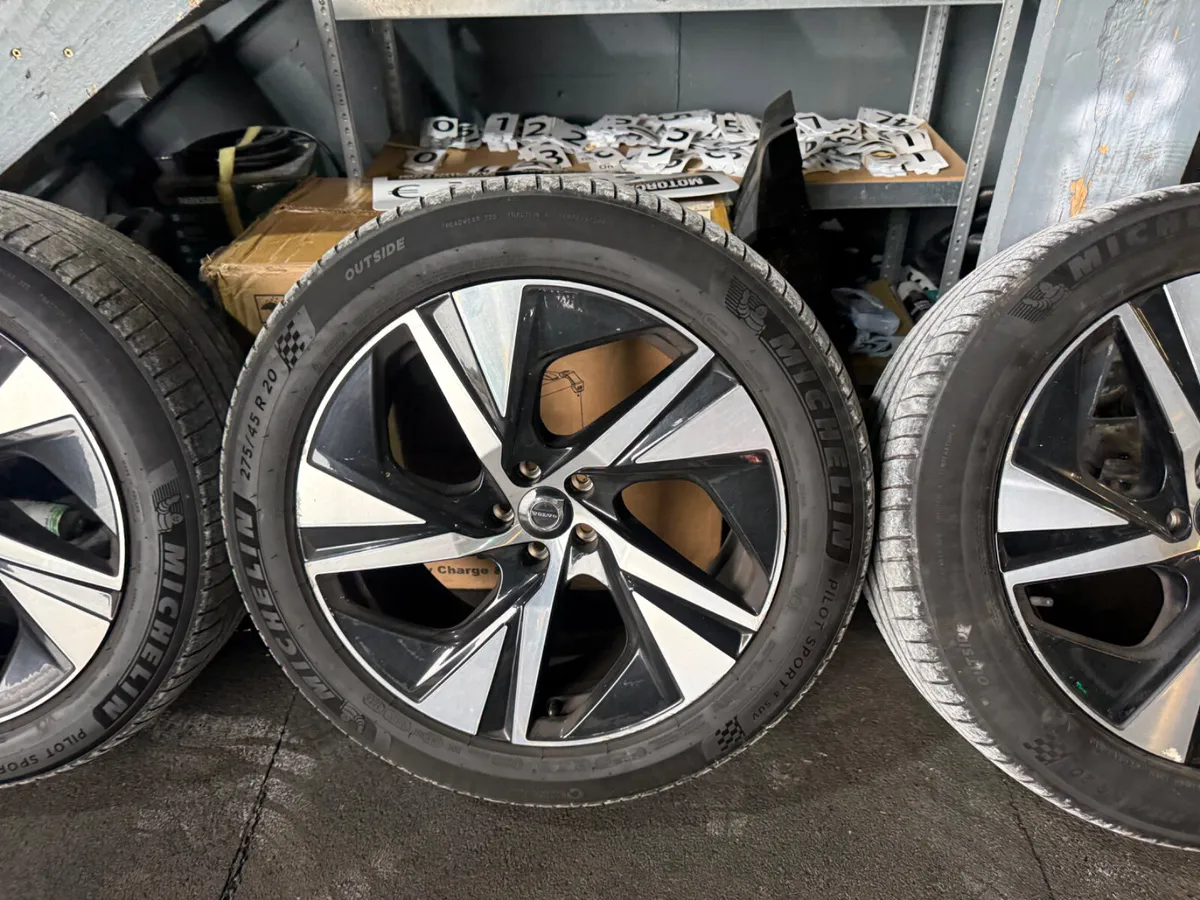 20 INCH GENUINE VOLVO R DESIGN ALLOYS + TYRES - Image 3