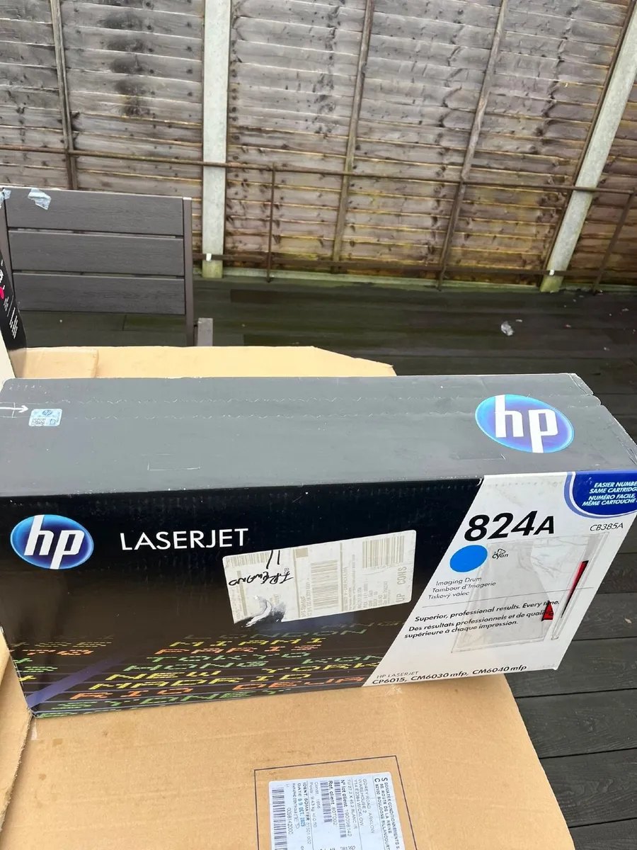 HP 824A  Cyan Ink Toner - Image 2