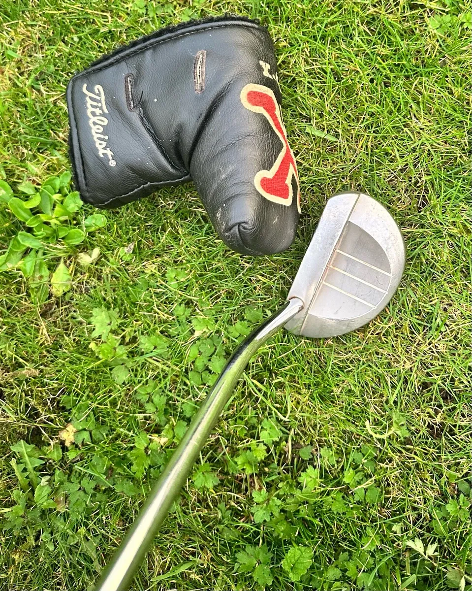 Scotty Cameron Titleist Red X Putter 34” - Image 1