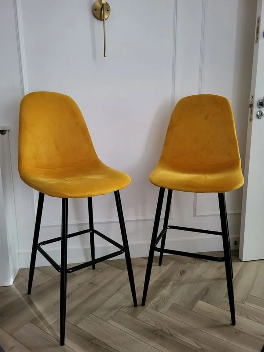 Bar stool - Image 1