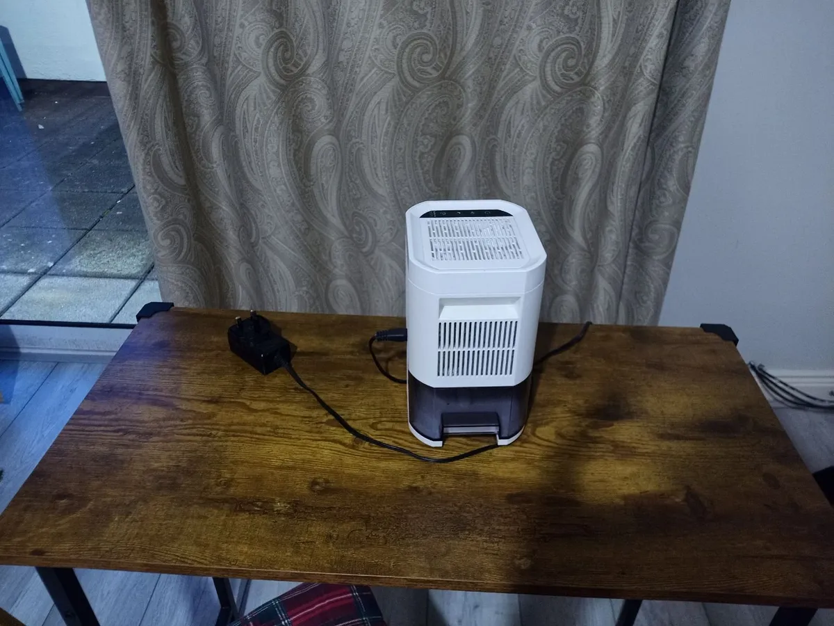 Small dehumidifier
