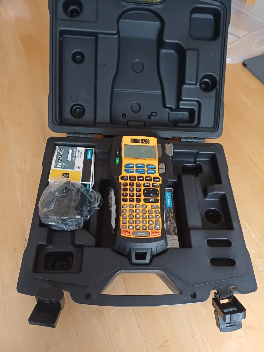 DYMO Rhino Industrial 5200 Label Maker - Image 3