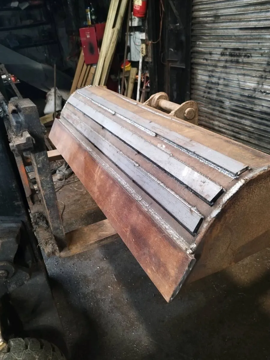 Digger bucket repair - Image 2