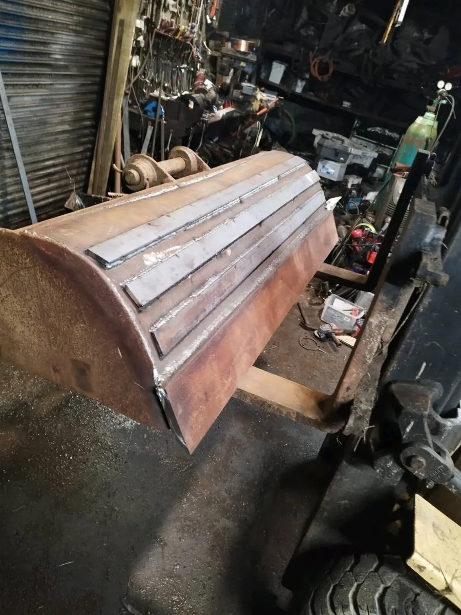 Digger bucket repair - Image 3