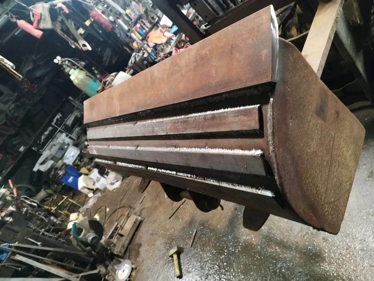 Digger bucket repair - Image 4