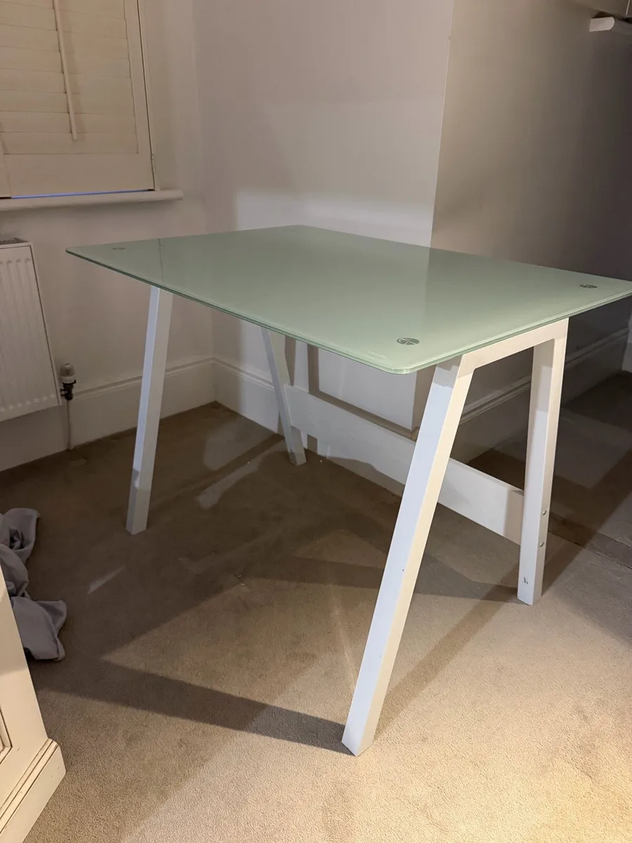 Desks - Image 3