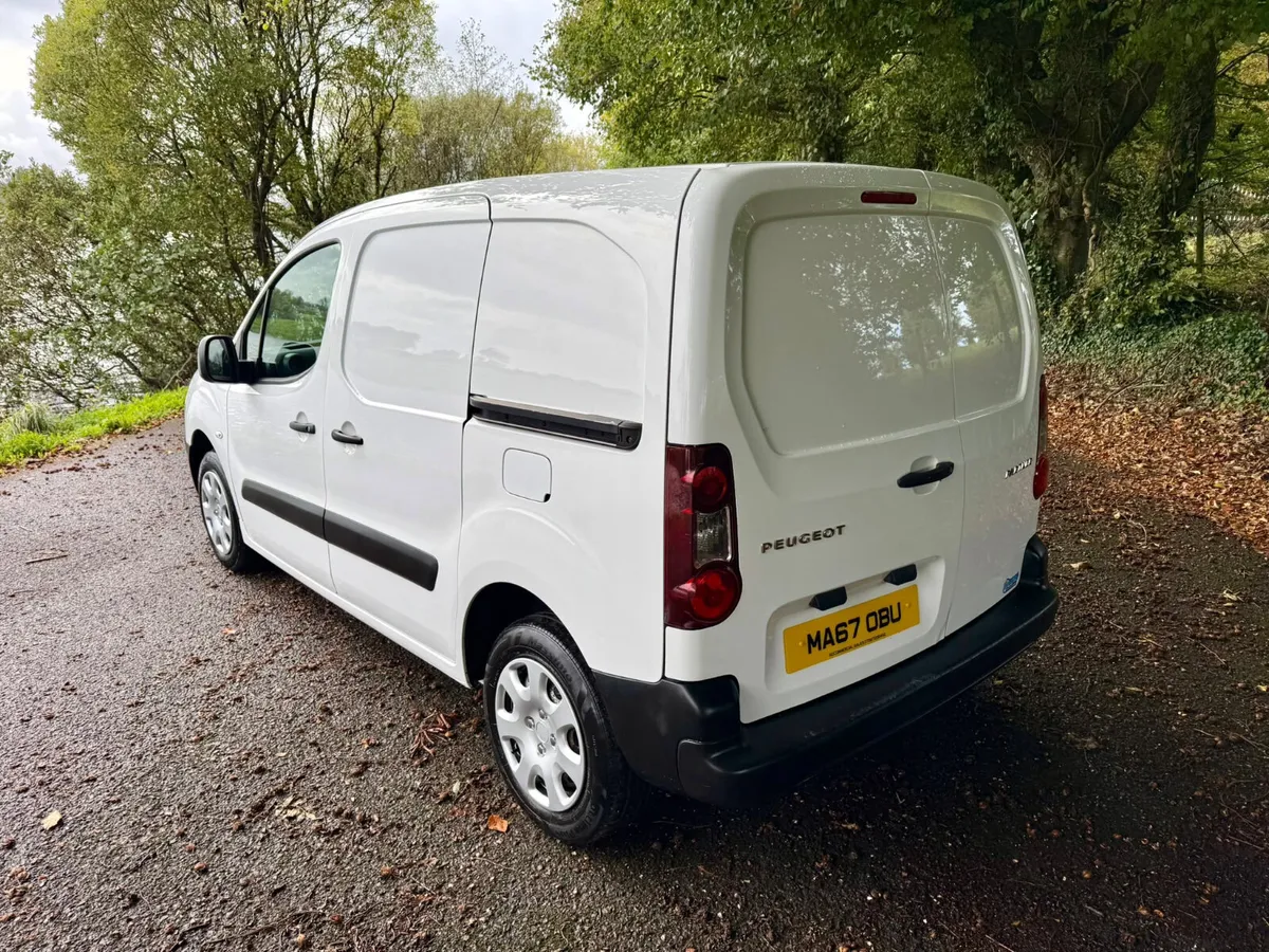 Late 2017 Peugeot Partner  NO VAT  (VRT €250) - Image 3