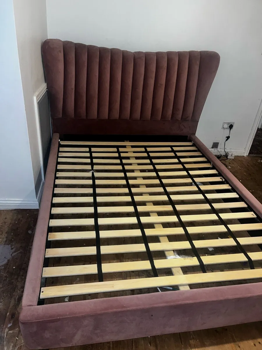 Blush king size bed - Image 1