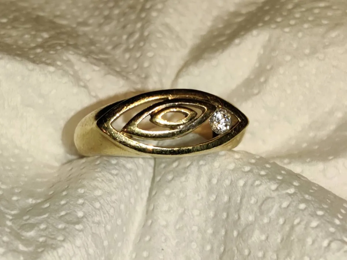 RARE, STAR TREK EYE 9CT Gold 5.15g New Chunky Ring - Image 1