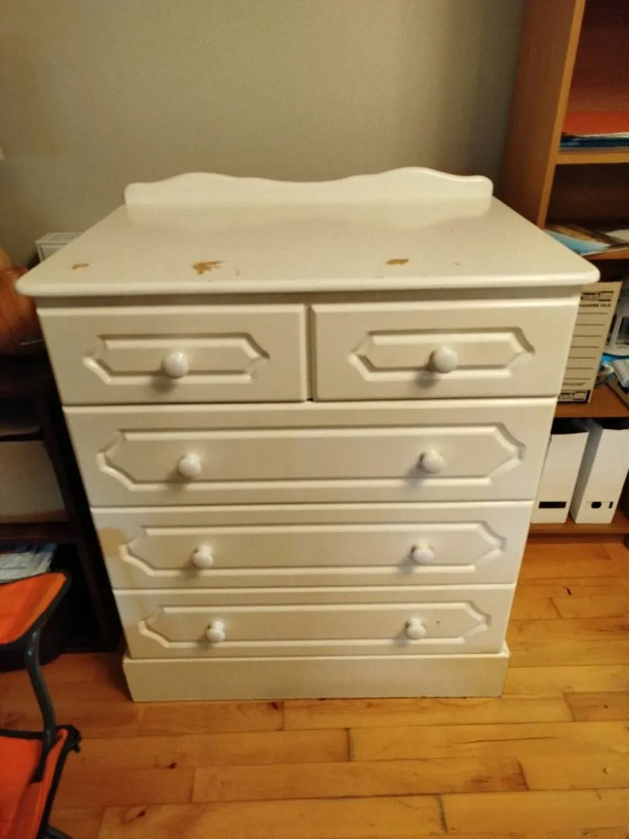 Chest of drawers - Image 1