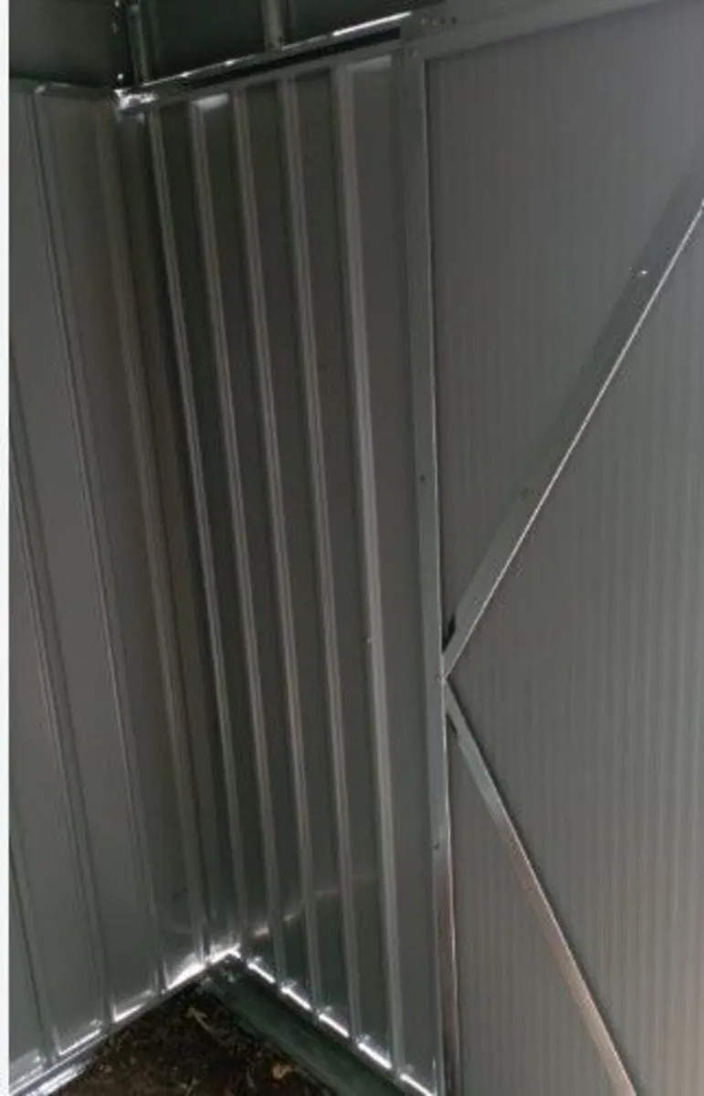 Metal shed 9ft x 4ft Green - Image 3