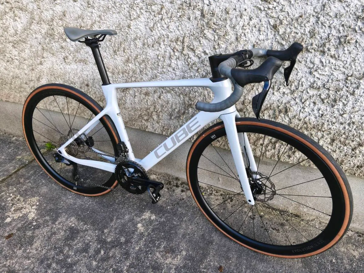 Cube Agree C:62 Di2 carbon - Image 1