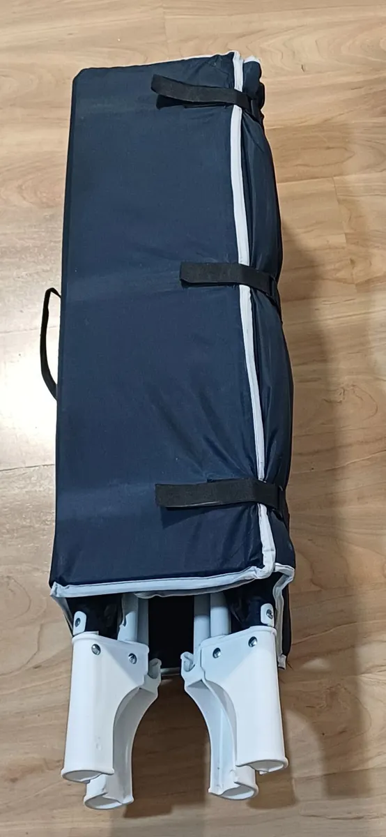 Babies changing table and travel cot - Image 2
