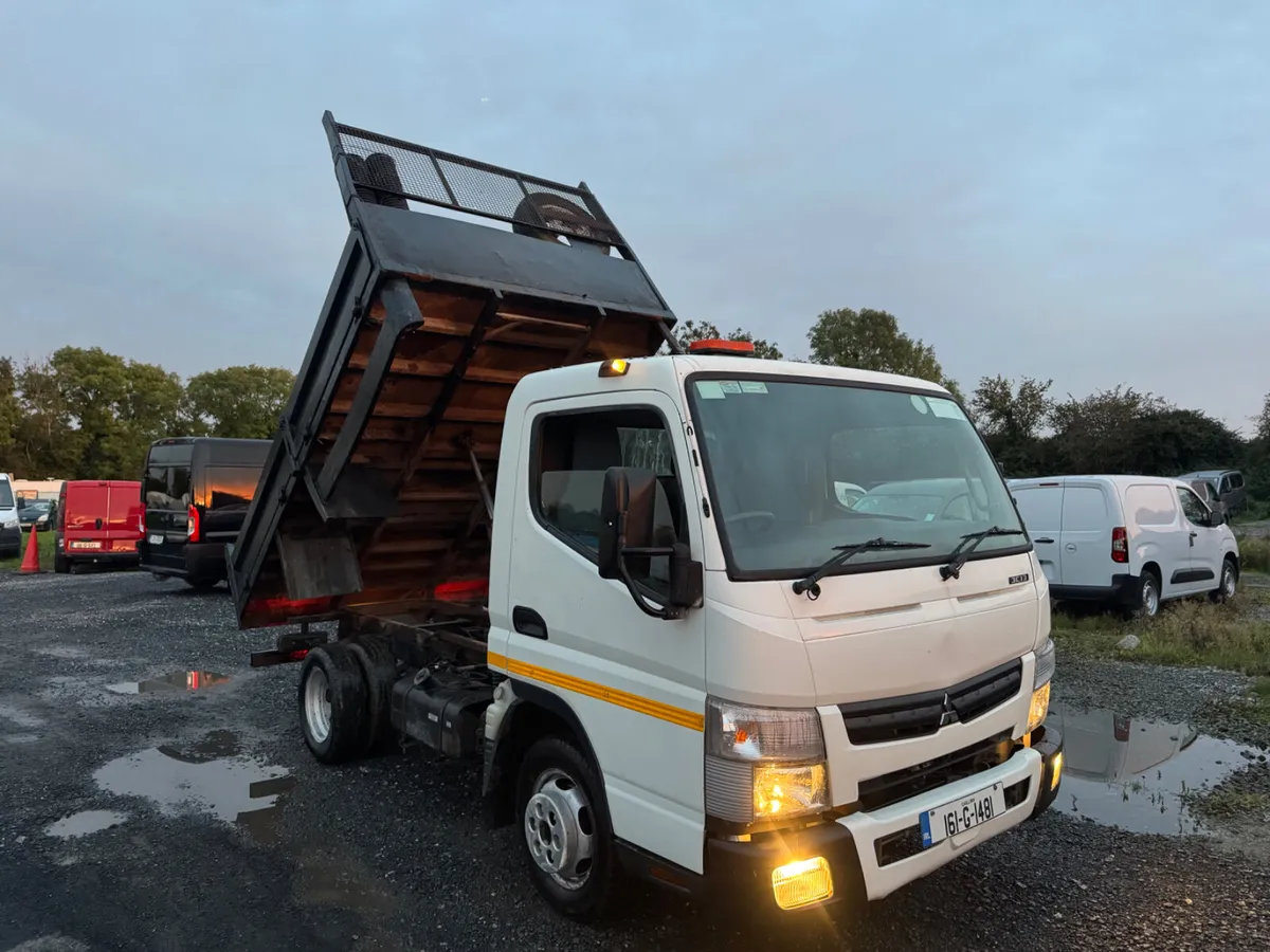 Mitsubishi canter Fuso 3.5 tonne tipper - Image 1