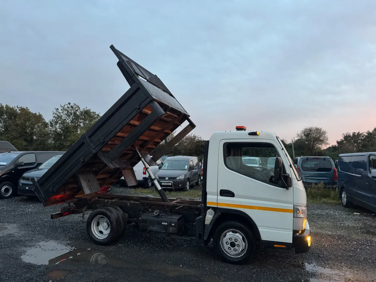 Mitsubishi canter Fuso 3.5 tonne tipper - Image 2