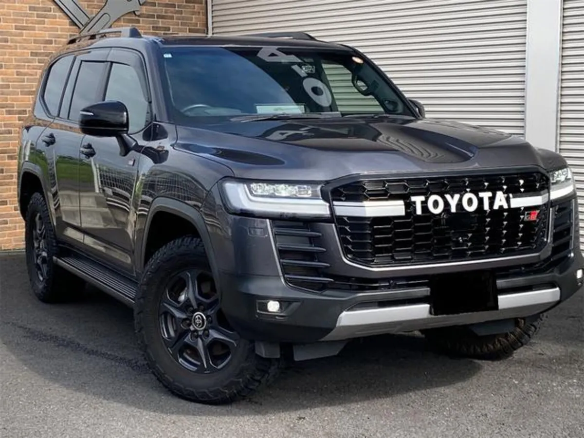 Toyota Landcruiser LC300 Amazon GR Sport 3.3 - Image 3