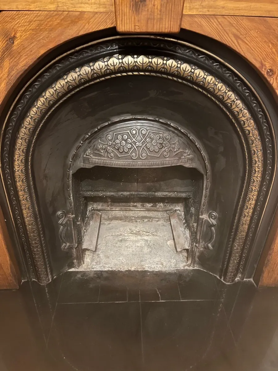 Fireplace surround+cast iron arch+ granite hearth - Image 4