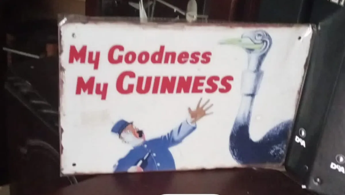 VINTAGE STYLE GUNNIES SIGN