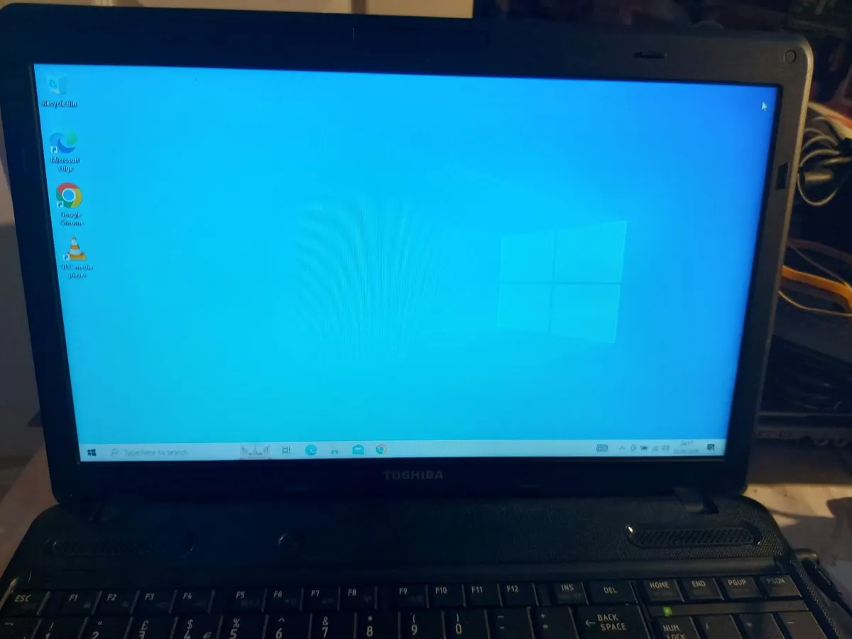 Toshiba Satellite C660-18C Laptop, 4GB Ram, 255GB - Image 1