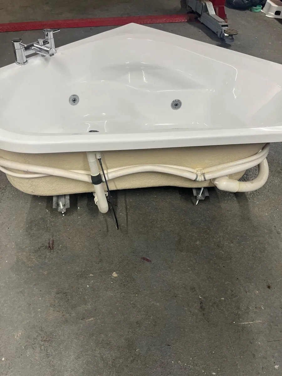 Jacuzzi - Image 2