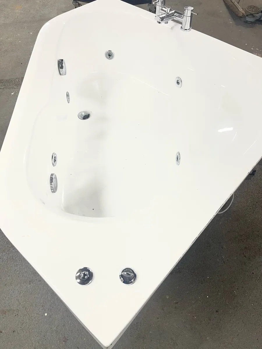 Jacuzzi - Image 1