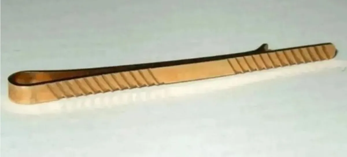 Vintage Hallmarked 9ct Gold Tie Pin - Image 1